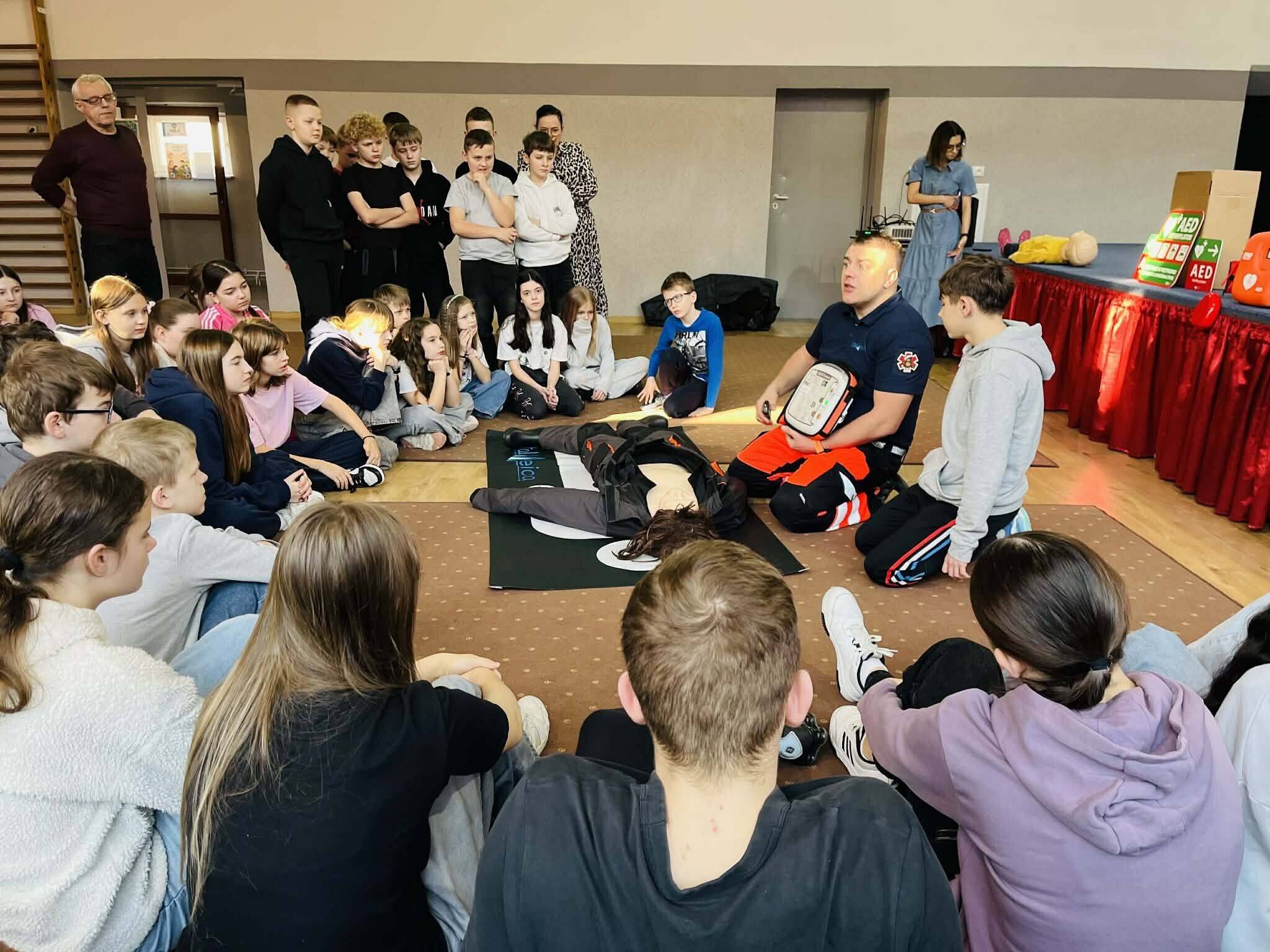 Nowy sprzęt ratujący życie w naszej szkole!