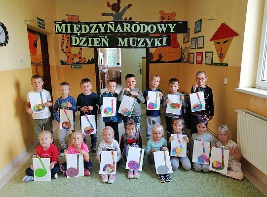 Grafika #0: Dzień Muzyki w grupie 0a i 0b