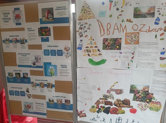 Uczniowie klas trzecich zanurzają się w świat zdrowia i pierwszej pomocy!
