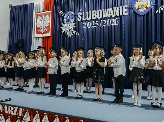 Uroczyste Ślubowanie i Pasowanie na Ucznia w Szkole im. Leonida Teligi w Lini