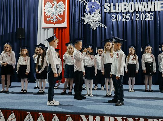 Uroczyste Ślubowanie i Pasowanie na Ucznia w Szkole im. Leonida Teligi w Lini