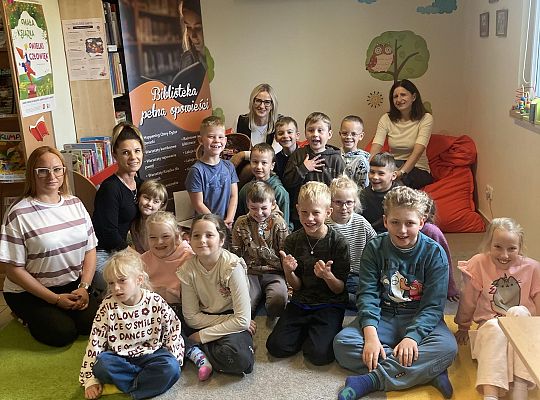 Książki mojego dzieciństwa – spotkanie uczniów klas drugich z panią wicewójt Beatą Noculak w Bibliotece Publicznej Gminy Linia.