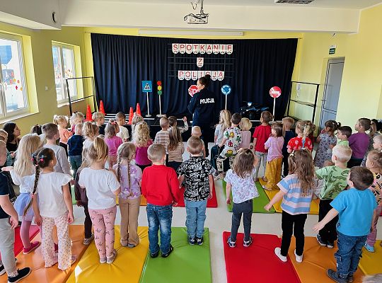 Spotkanie z policjantem w przedszkolu
