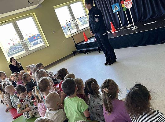 Spotkanie z policjantem w przedszkolu