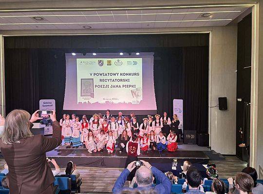 3 miejsce w Powiatowym Konkursie Recytatorskim dla naszej uczennicy